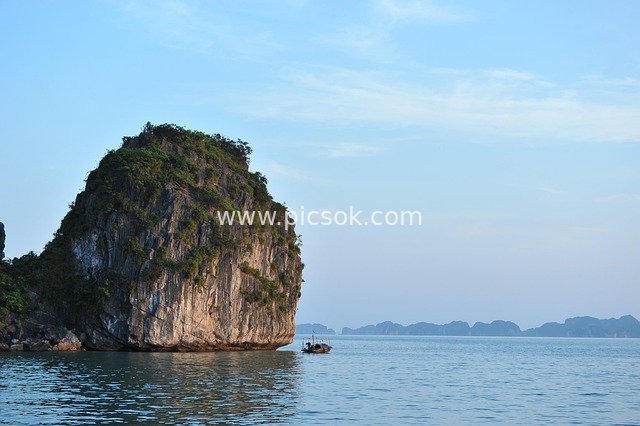 Vietnam Ha Long Bay Cruise: Breathtaking Views of Marine Karst Peaks