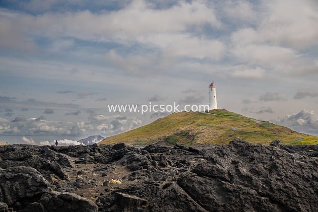 冰岛雷克雅内斯灯塔 火山熔岩地貌景观