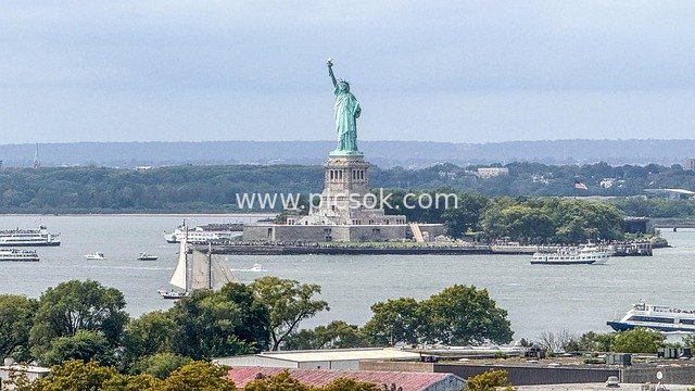 纽约自由女神像 哈德逊河上的美国地标