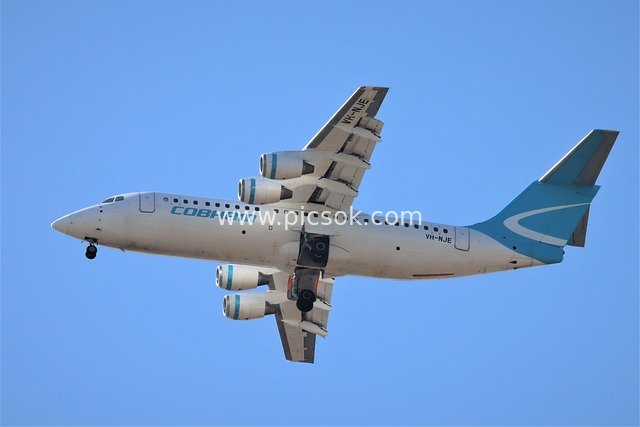 High-Definition Image of Cobham Aviation's BAE146 Aircraft on Landing Approach