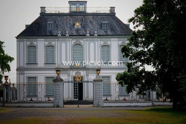 Rhineland Historical Hunting Lodge: European Classical Architectural Landscape