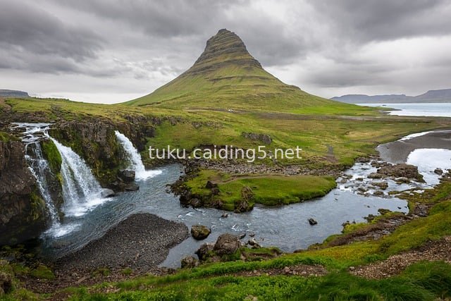 冰岛教会山瀑布绝美自然景观图片