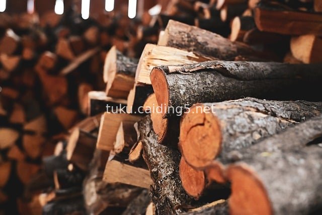 冬季取暖堆叠木柴 壁炉燃料木材堆素材