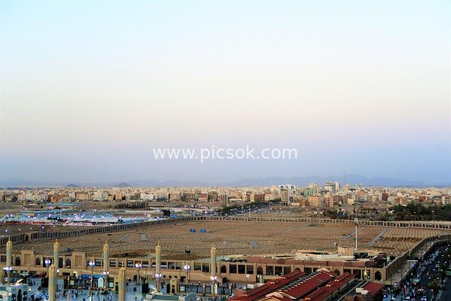 Panoramic View of Baqi Cemetery in Medina – Islamic Holy Site Landscape