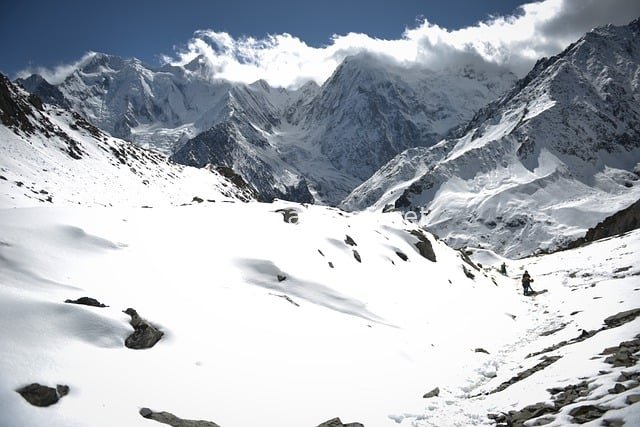 卡瓦格博雪山徒步 香格里拉户外绝美雪景