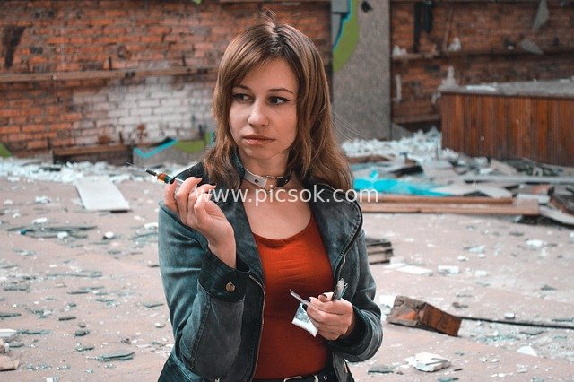 Character Image Material of a Drug User in an Abandoned Environment