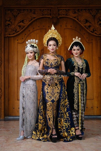 印尼爪哇巴厘岛传统服饰女性文化写真