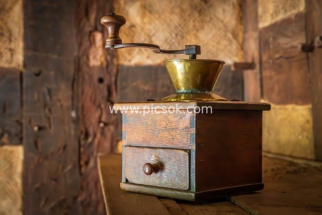 复古黄铜咖啡研磨机 旧时光古董质感