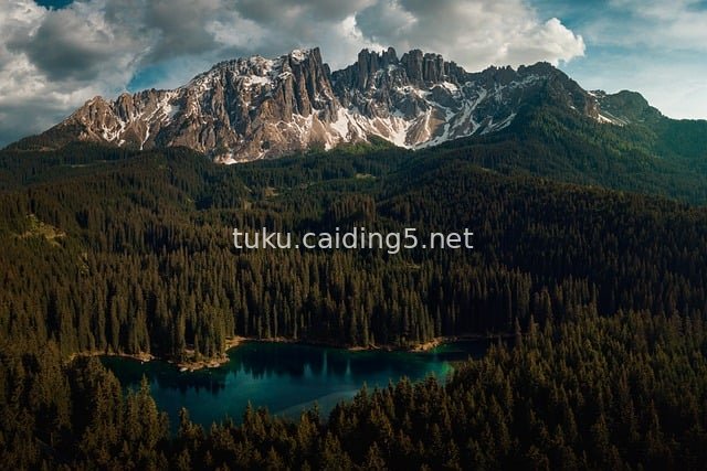 Stunning Natural Landscape Photography of Snow-Capped Mountains, Forests and Lakes